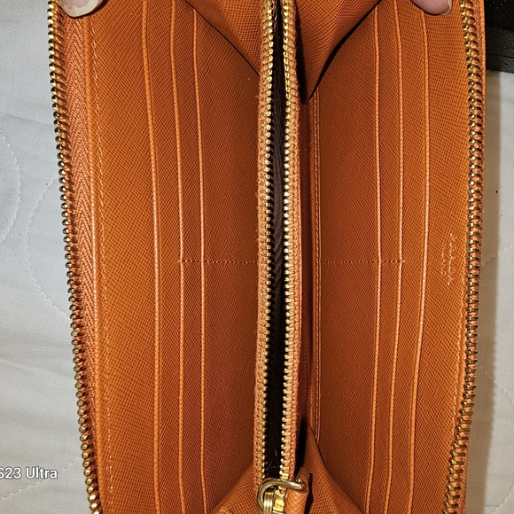 Prada  Wallet - Picture 7 of 10